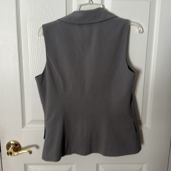 Worthington Gray Tailored Vest with Notched Lapels size 10 - Picture 3 of 3